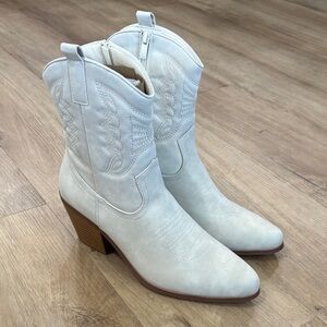 NEW Women’s Mid-Calf Suede Cowboy Boots